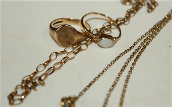 Two 9ct gold rings and 2 similar chains